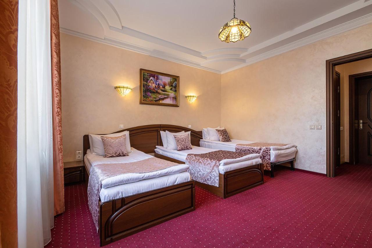 Edem Hotel Lviv Exteriör bild